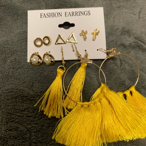 NWT | Fashion Earrings | 6 Pairs of Dangly & Stud Earrings - Picture 2 of 4